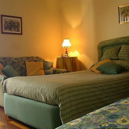 Villa Caterina B&B Pedara Pokoj fotografie